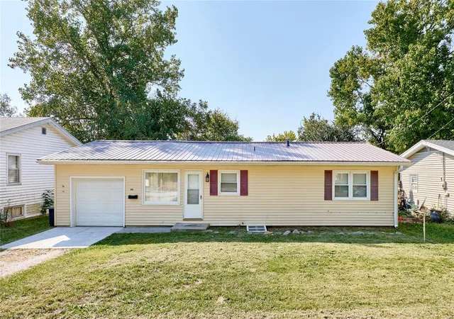 Photo 1 of Single family home for sale at 804 Nebraska St, Louisiana, MO 63353 | MLS# 24064472 | Listing updated on 2024-12-18