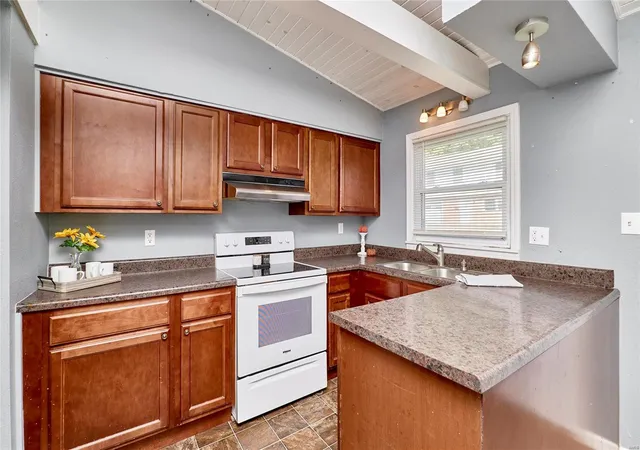 Photo 2 of Single family home for sale at 804 Nebraska St, Louisiana, MO 63353 | MLS# 24064472 | Listing updated on 2024-12-18