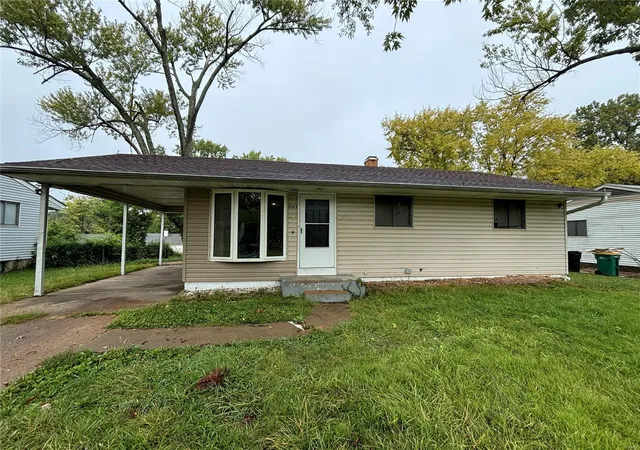 Photo 1 of Sale Pending at 10725 Spring Garden Dr, Saint Louis, MO 63137 | MLS# 24064527 | Listing updated on 2024-12-02