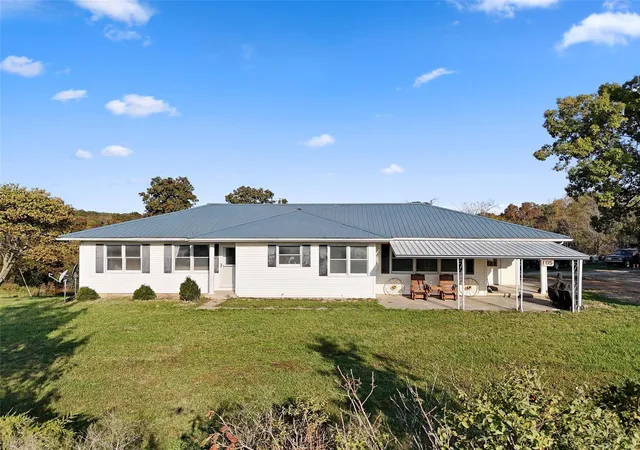 Photo 1 of Sale Pending at 105 Oak Ridge Rd, Montgomery City, MO 63361 | MLS# 24064710 | Listing updated on 2024-12-05