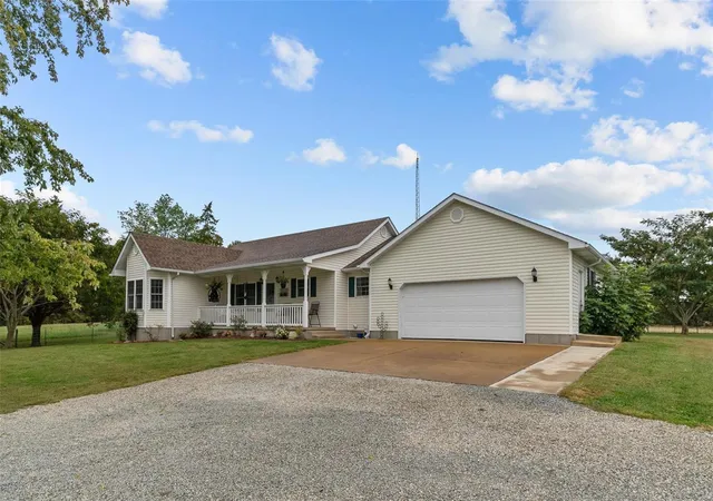 Photo 1 of Single family home for sale at 4152 Valley Frg Rd, Farmington, MO 63640 | MLS# 24064742 | Listing updated on 2025-03-18