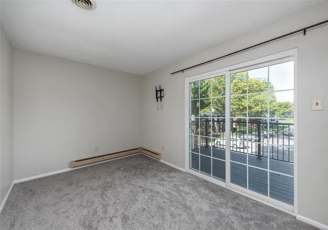 Listing Photo 5 - Condo for sale in building located at 1726 Herault Pl, St. Louis, MO 63125 - Unit #H