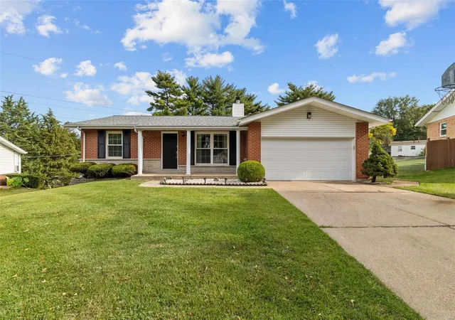 Photo 2 of Sale Pending at 12159 Plainsman Dr, Saint Louis, MO 63146 | MLS# 24064879 | Listing updated on 2024-12-03