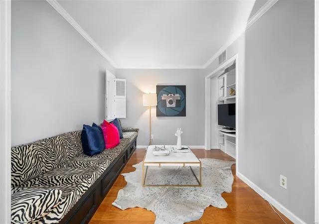 Photo 3 of Condo for sale at 131 Gay Ave, Saint Louis, MO 63105 | MLS# 24064982 | Listing updated on 2024-11-13