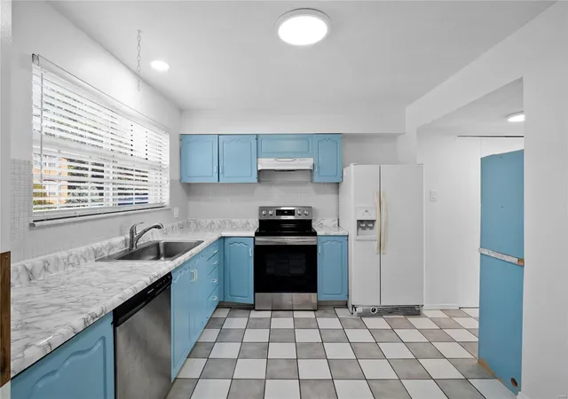 Photo 4 of Townhouse for sale at 11742 Casa Grande Dr, Saint Louis, MO 63146 | MLS# 24065019 | Listing updated on 2024-11-22