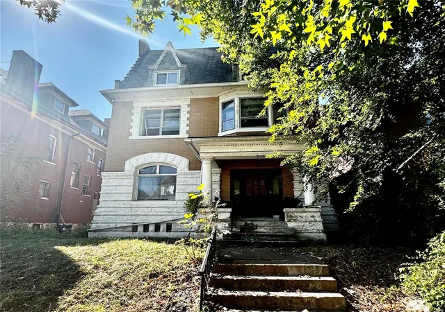 Photo 1 of Single family home for sale at 5174 Cabanne Ave, Saint Louis, MO 63113 | MLS# 24065058 | Listing updated on 2024-10-14