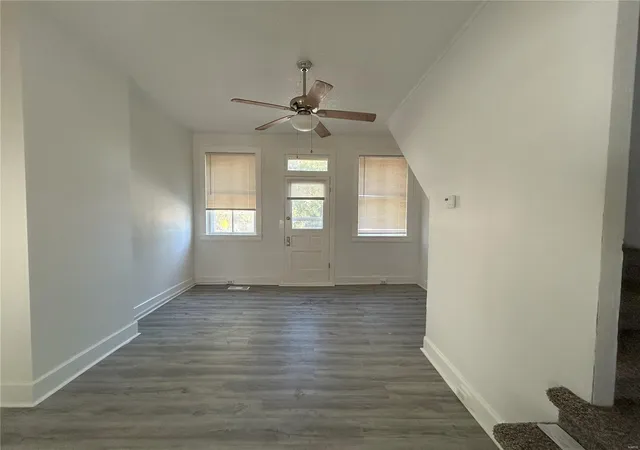 Photo 3 of Single family home for sale at 509 N Douglas Ave, Belleville, IL 62220 | MLS# 24065108 | Listing updated on 2024-11-14