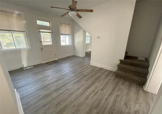 Photo 4 of Single family home for sale at 509 N Douglas Ave, Belleville, IL 62220 | MLS# 24065108 | Listing updated on 2024-11-14