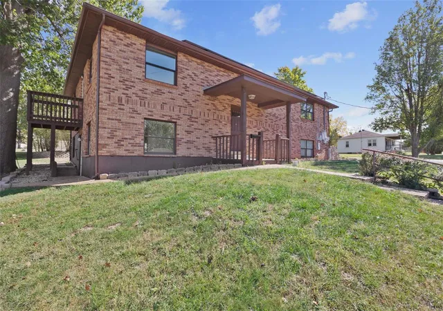Photo 3 of Single family home for sale at 1140 Stewart St, De Soto, MO 63020 | MLS# 24065146 | Listing updated on 2024-12-05