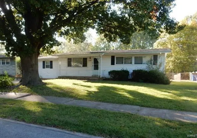 Photo 1 of Sale Pending at 1586 Champlin Dr, Saint Louis, MO 63136 | MLS# 24065227 | Listing updated on 2024-12-02