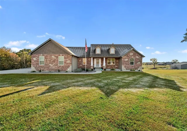 Photo 2 of Sale Pending at 240 Pheasant Pointe Ln, Old Monroe, MO 63369 | MLS# 24065279 | Listing updated on 2024-12-10