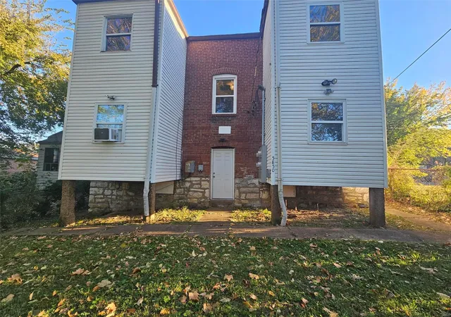 Photo 3 of Multi family home for sale at 5848 Kennerly Ave, Saint Louis, MO 63112 | MLS# 24065303 | Listing updated on 2024-10-19