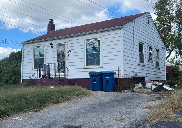 2nd image of 495 Adrian Dr, Saint Louis, MO 63137 | MLS# 24065565