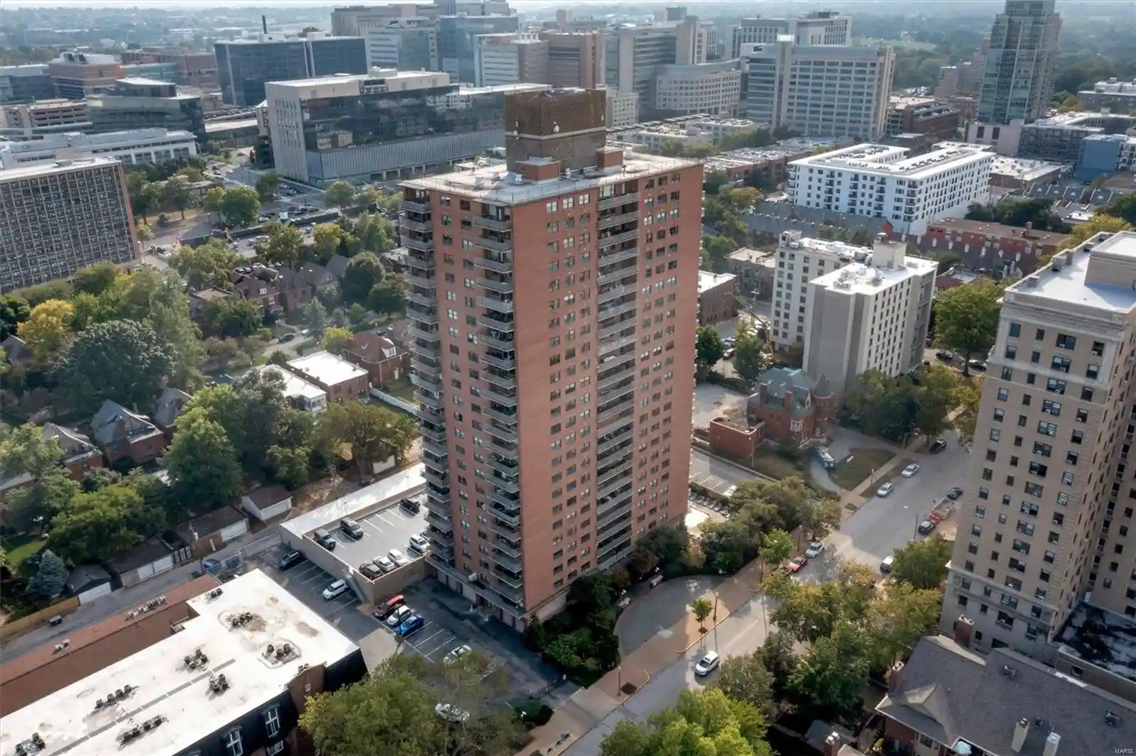 Listing Photo 1 - Condo for sale in 4466 W Pine Blvd located at 4466 W Pine Blvd, St. Louis, MO 63108 - Unit #3E
