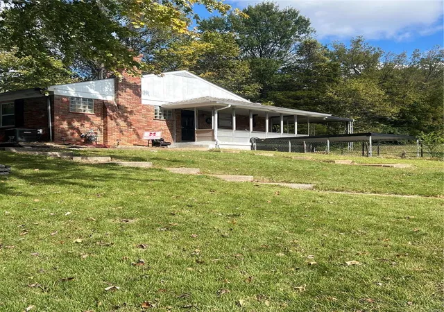 2nd image of 42 S Floridale Dr, Saint Louis, MO 63135 | MLS# 24065579