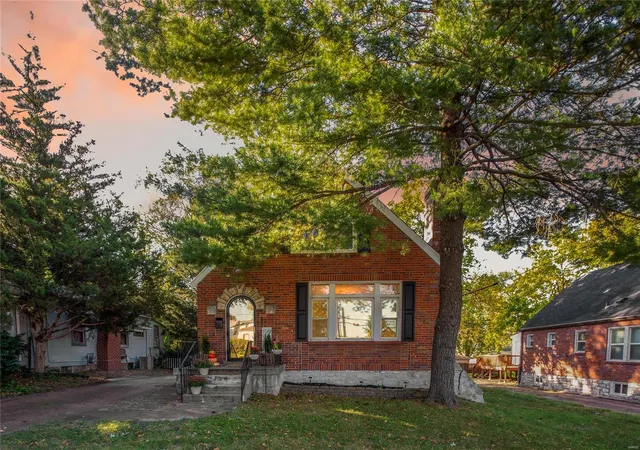 Photo 1 of Single family home for sale at 7914 Dale Ave, Saint Louis, MO 63117 | MLS# 24065658 | Listing updated on 2024-12-13