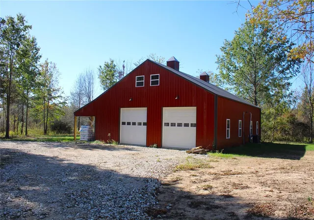 Photo 2 of Single family home for sale at 32853 Monroe Road 486, Stoutsville, MO 65283 | MLS# 24065772 | Listing updated on 2024-11-04