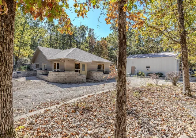 Photo 2 of Single family home for sale at 1078 State Road M, Conway, MO 65632 | MLS# 24065835 | Listing updated on 2024-12-13