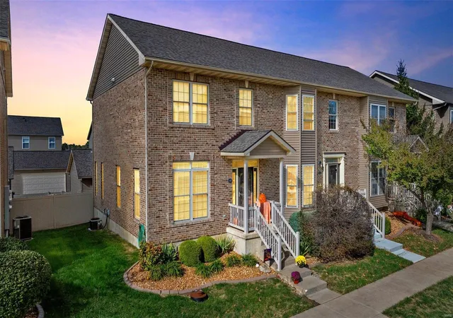 Photo 1 of Sale Pending at 548 Queens Court Pl, Saint Peters, MO 63376 | MLS# 24065893 | Listing updated on 2025-03-12