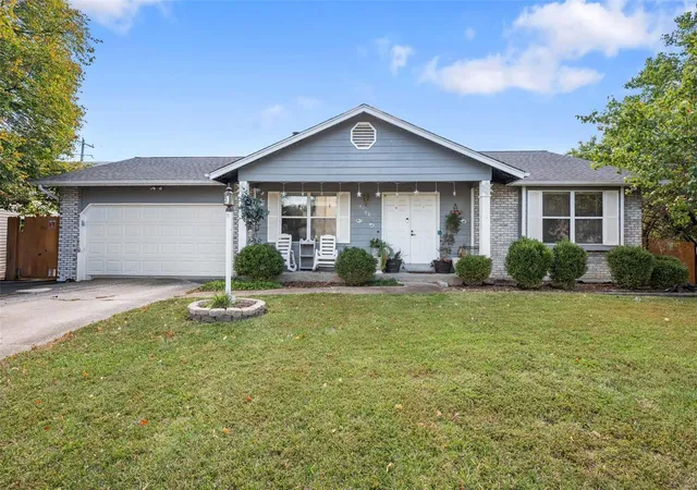 Photo 1 of Sale Pending at 4108 Chisholm Trail Dr, Saint Charles, MO 63304 | MLS# 24065941 | Listing updated on 2024-12-01