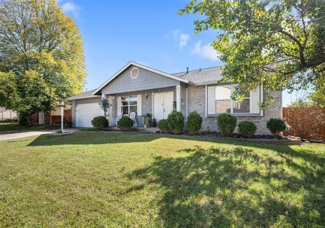 Photo 2 of Sale Pending at 4108 Chisholm Trail Dr, Saint Charles, MO 63304 | MLS# 24065941 | Listing updated on 2024-12-01