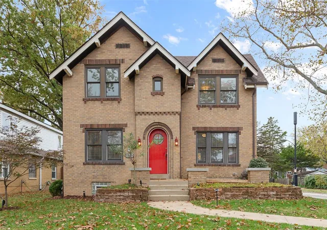 Photo 1 of Sale Pending at 4096 Holly Hills Blvd, Saint Louis, MO 63116 | MLS# 24065977 | Listing updated on 2024-11-17