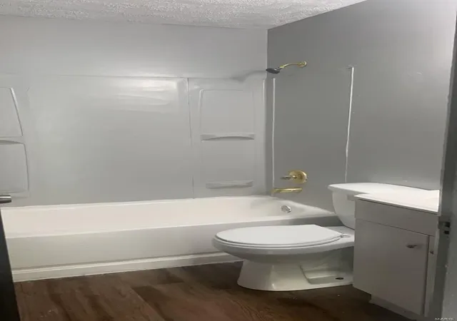 Photo 3 of Single family home for sale at 10321 Earl Dr, Saint Louis, MO 63136 | MLS# 24065984 | Listing updated on 2024-12-18