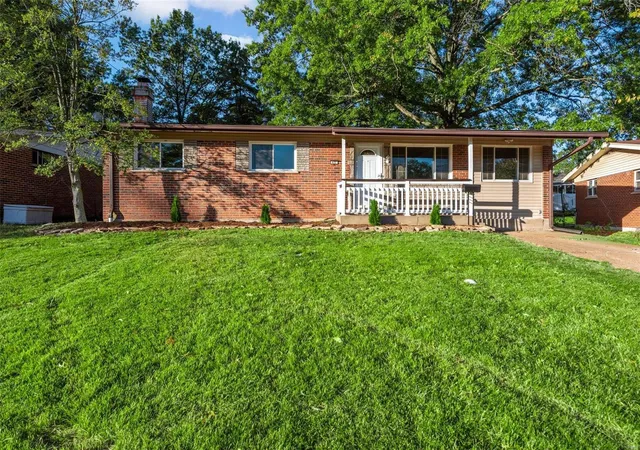 Photo 1 of Single family home for sale at 632 Clager Dr, Saint Louis, MO 63125 | MLS# 24065992 | Listing updated on 2024-11-20