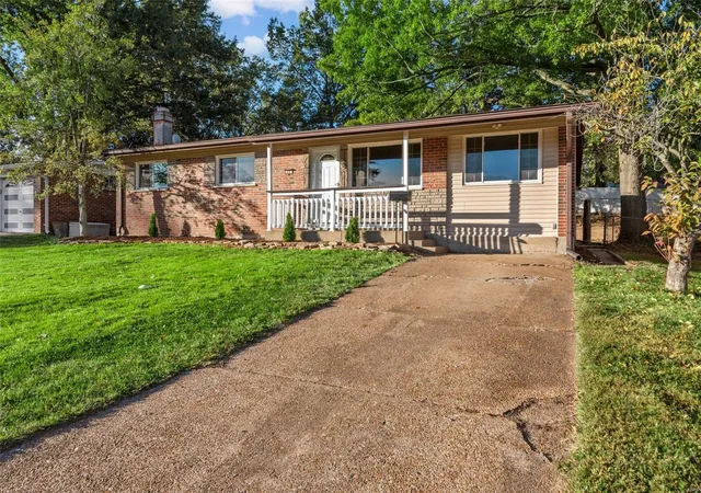 Photo 3 of Single family home for sale at 632 Clager Dr, Saint Louis, MO 63125 | MLS# 24065992 | Listing updated on 2024-11-20