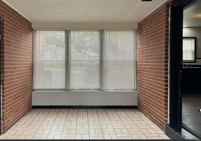 8th image of 101 S Barat Ave, Saint Louis, MO 63135 | MLS# 24066062
