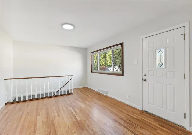 Photo 3 of Single family home for sale at 10814 Canter Way Dr, Saint Louis, MO 63114 | MLS# 24066092 | Listing updated on 2024-12-18