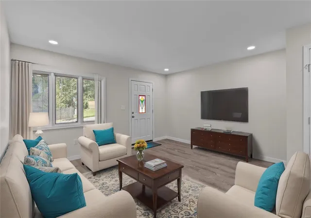 Photo 2 of Single family home for sale at 3414 Regal Pl, Saint Louis, MO 63139 | MLS# 24066151 | Listing updated on 2024-12-10