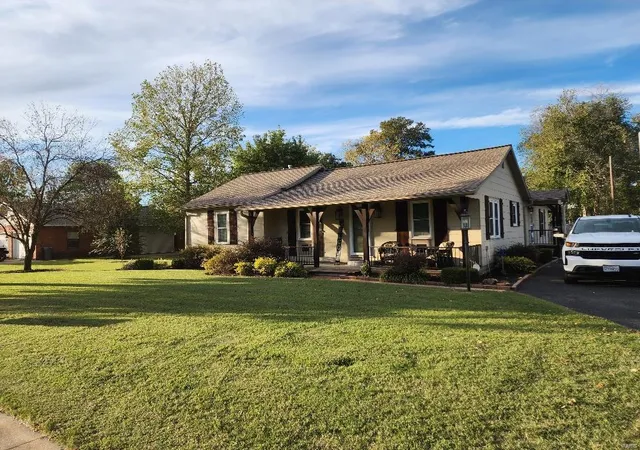 Photo 1 of Single family home for sale at 501 W Main Ave, Bernie, MO 63822 | MLS# 24066163 | Listing updated on 2024-10-21