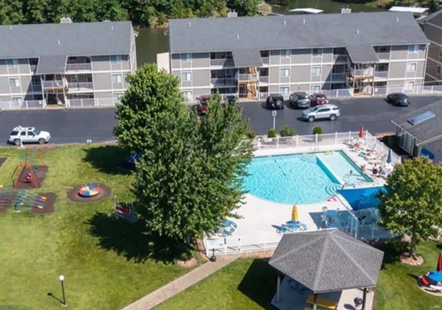 2nd image of 611 Lazy Days Rd, Unincorporated, MO 63670