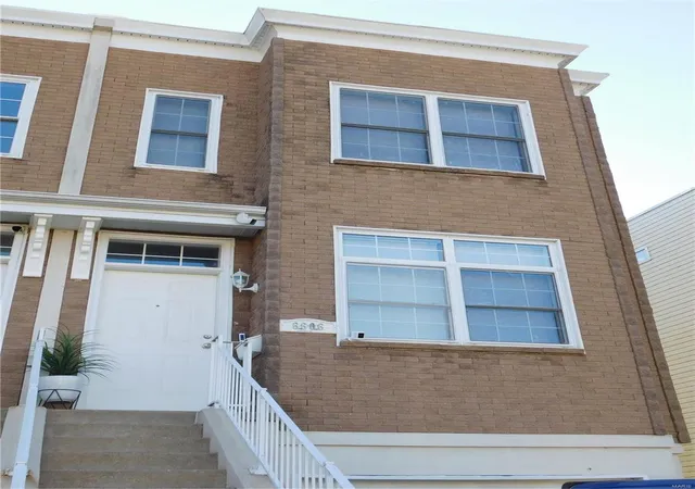 Townhouse for sale at 6606 Minnesota Ave, Saint Louis, MO 63111 | MLS# 24066320