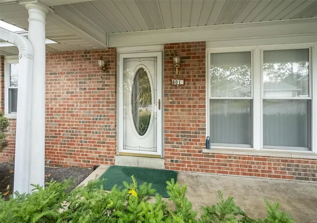 Photo 1 of Single family home for sale at 801 Clarence Dr, Saint Charles, MO 63301 | MLS# 24066376 | Listing updated on 2024-12-16