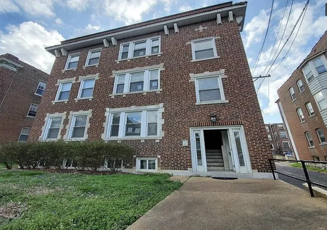 Photo 1 of Sale Pending at 761 Syracuse Ave, Saint Louis, MO 63130 | MLS# 24066389 | Listing updated on 2024-11-25