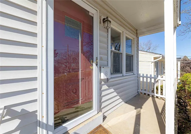 Photo 3 of Single family home for sale at 1025 Lindemann Rd, Saint Louis, MO 63131 | MLS# 24066405 | Listing updated on 2025-03-05