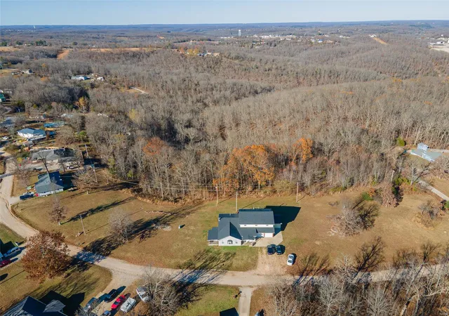 4th image of 14307 Torpedo Dr, Saint Robert, MO 65584 | MLS# 24066421