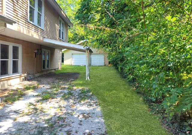 Photo 2 of Single family home for sale at 2528 N Pierce Ave, Springfield, MO 65803 | MLS# 24066516 | Listing updated on 2024-12-03