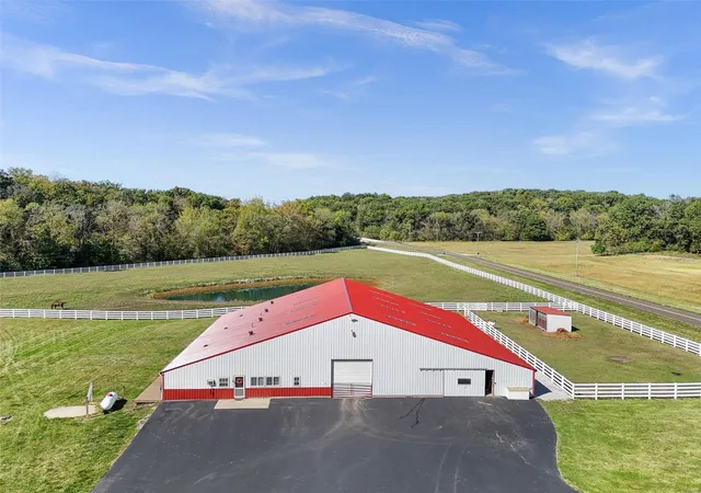 Photo 2 of Single family home for sale at 51301 Hwy Hh, Hannibal, MO 63401 | MLS# 24066627 | Listing updated on 2024-11-12