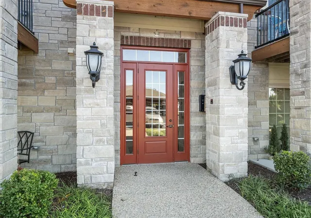 Photo 2 of Sale Pending at 124 Bordeaux Way, Saint Peters, MO 63376 | MLS# 24066634 | Listing updated on 2024-11-25