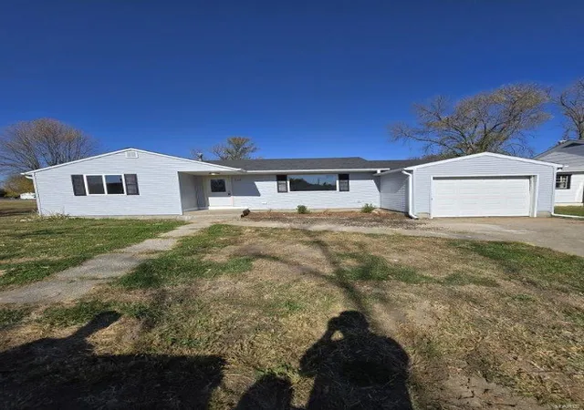Photo 1 of Single family home for sale at 109 East Haig St, Vandalia, MO 63382 | MLS# 24066679 | Listing updated on 2024-11-18