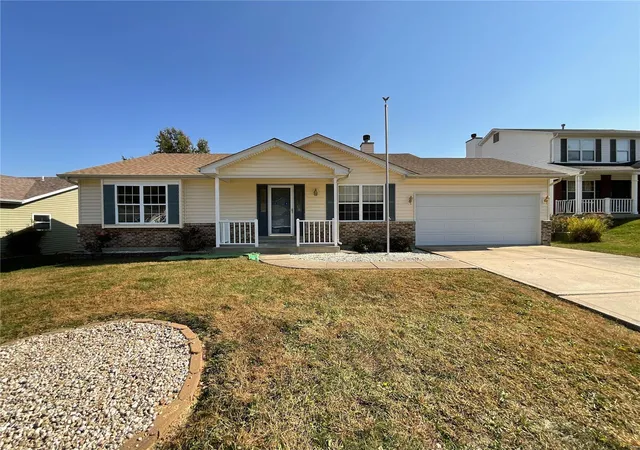 Photo 1 of Single family home for sale at 958 S Brampton Dr, Saint Charles, MO 63304 | MLS# 24066751 | Listing updated on 2024-12-13