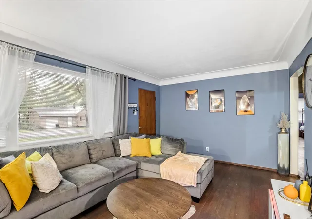 Photo 3 of Single family home for sale at 1703 Foster Dr, Belleville, IL 62226 | MLS# 24066866 | Listing updated on 2024-10-28
