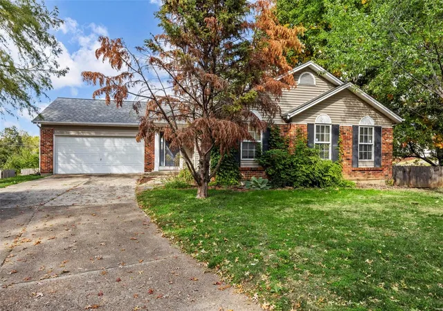 Photo 1 of Sale Pending at 207 Whitehirst Ct W, Saint Charles, MO 63304 | MLS# 24067027 | Listing updated on 2024-12-16