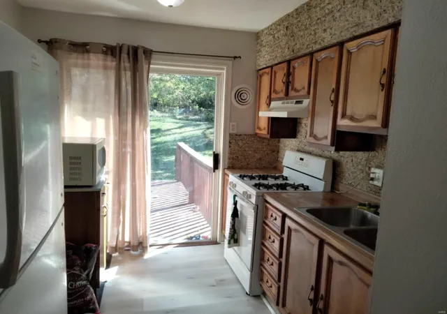 Photo 4 of Sale Pending at 1860 Clover Ln, Florissant, MO 63031 | MLS# 24067288 | Listing updated on 2024-11-29
