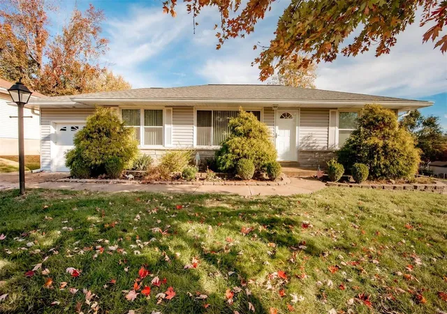 Photo 1 of Sale Pending at 21 Buckley Meadows Dr, Saint Louis, MO 63125 | MLS# 24067363 | Listing updated on 2024-11-12
