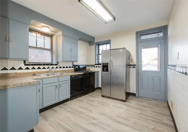 Photo 3 of Sale Pending at 5733 Chippewa St, Saint Louis, MO 63109 | MLS# 24067364 | Listing updated on 2024-11-21