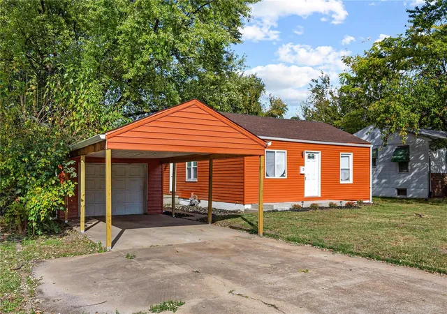 Photo 2 of Single family home for sale at 23 Kinder St, East Saint Louis, IL 62206 | MLS# 24067601 | Listing updated on 2024-12-06